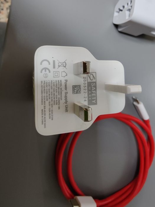 Carregador original oneplus warp charge 65 versão US