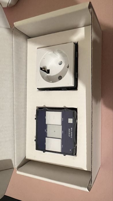 Interruptor de toque e tomada de parede Bseed