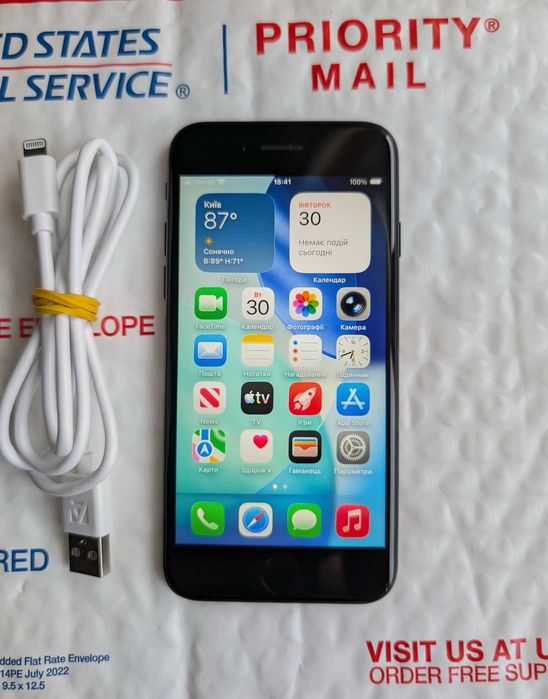 Гарний стан Apple iPhone SE  2 nd gen 64 gb neverlock всепрацює 89%