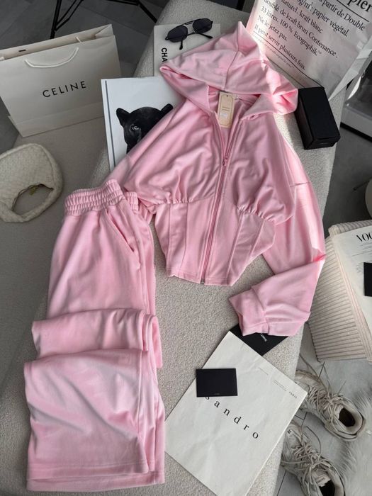 Жіночий костюм/ женский костюм