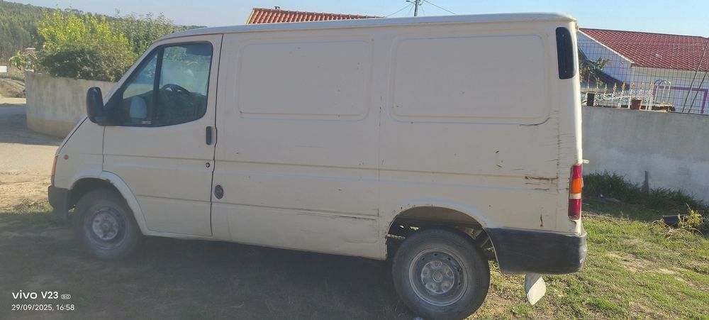 Ford Transit topline