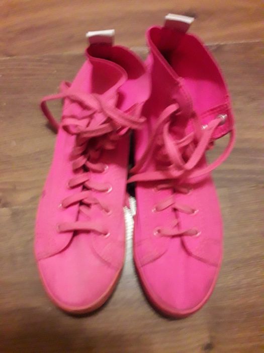 Neonowe trampki damskie