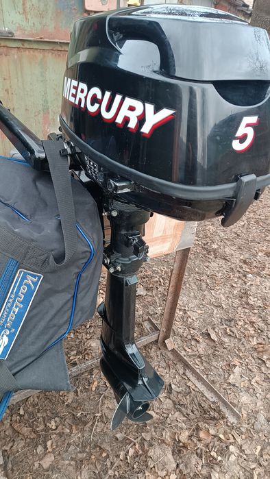 Лодочный мотор mercury 5.  4 такта