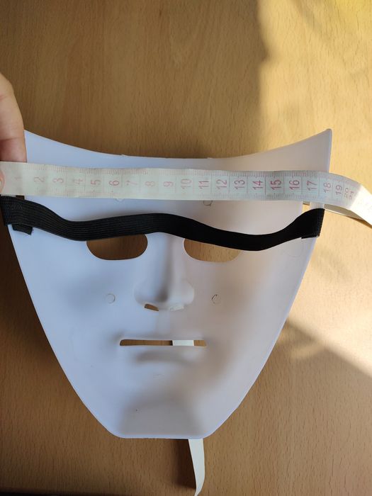 Маска нова обличчя людини Новая маска лицо человека белая черная синяя