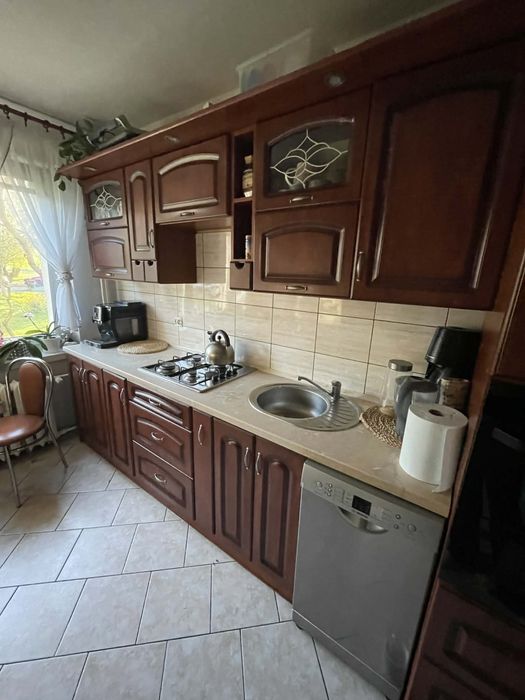 Meble kuchenne + zlew + bateria + plyta gazowa (mozliwa zmywarka w komplecie)