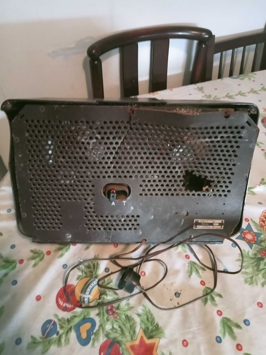 Rádio a válvulas antigo Philips,ler bem o anúncio