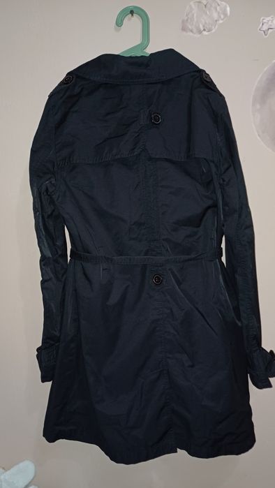 Гарний плащік від zara