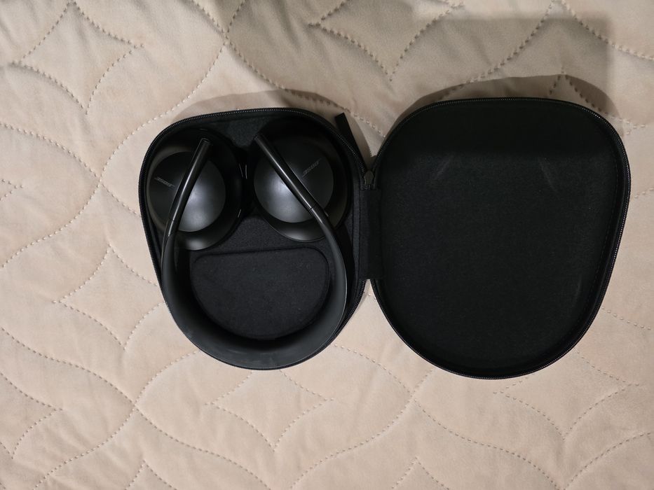 Headphones Bose NC 700