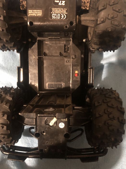 Машинка на радіокеруванні