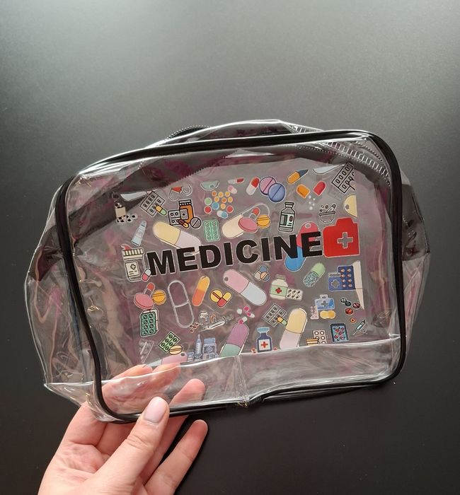 Podróżna apteczka przezroczysta