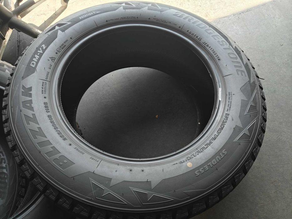 R18 255 60 шини зимові Bridgestone Blizzak DM-V2 як нові арктичні липучки