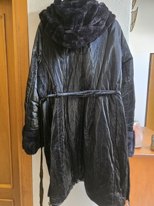 Casaco preto XXL com pelo