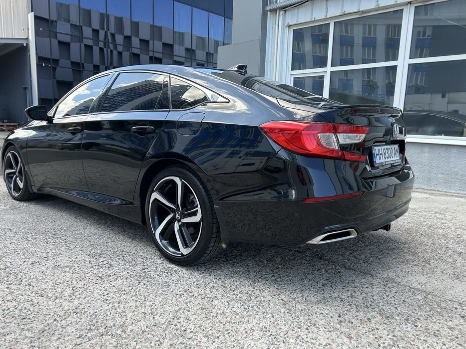 Honda Accord 2019 VIN 1HGCV1F3XLA037918 фото оголошення 5 з 10