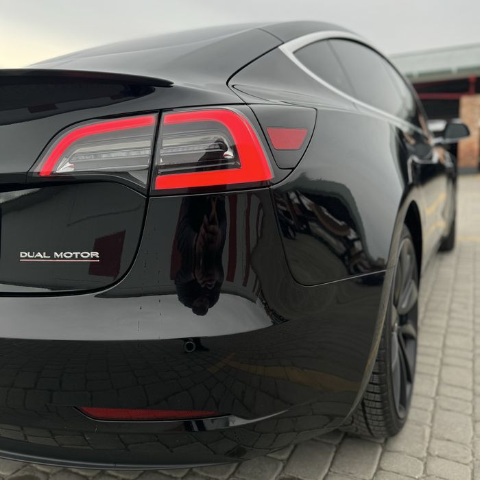 Tesla Model 3 Performance. Обмін на квартиру + доплата