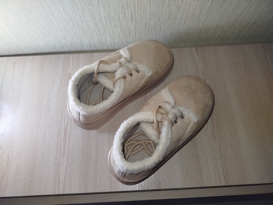 Зимние тёплые УГГИ