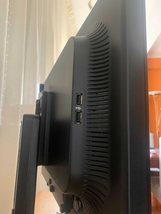 HP Monitor in Good Condition64729682725762124