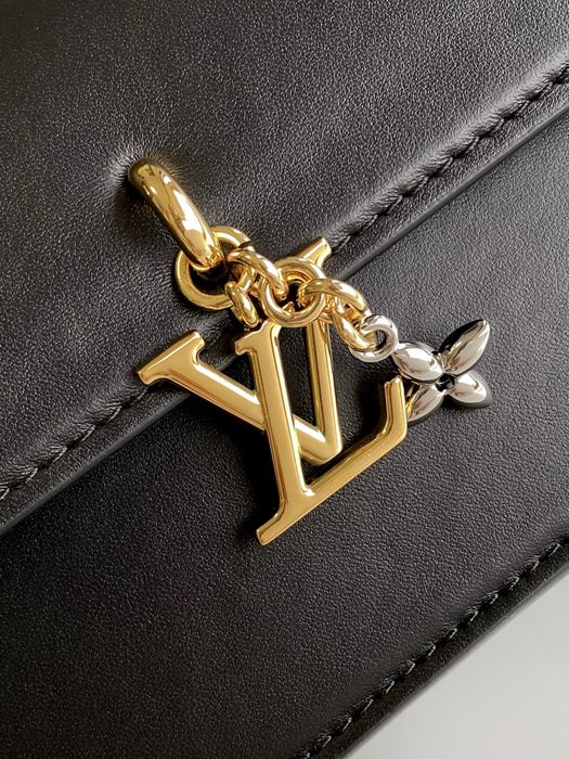 Жіноча сумка LOUIS VUITTON M14547