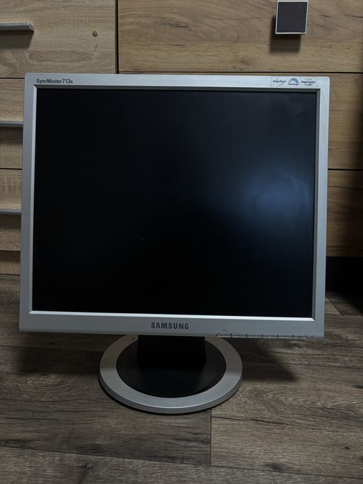 Монитор 17" Samsung SyncMaster 713N (1280x1024)