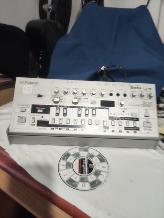 Roland TB-03 Bass Line