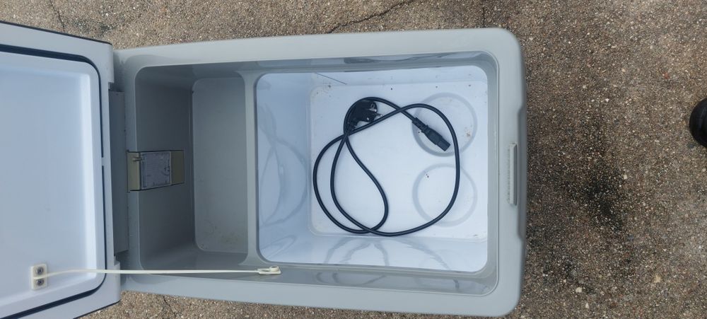 Frigorífico portátil Indel B. Último preço para despachar 300€