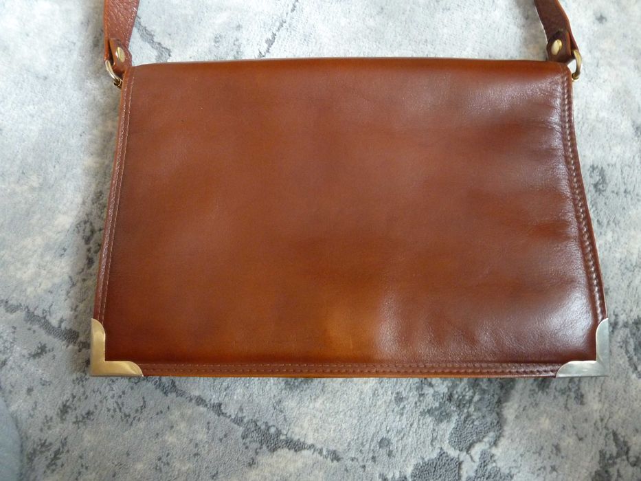 mała skórzana aktówka i skórzana torebka damska vintage