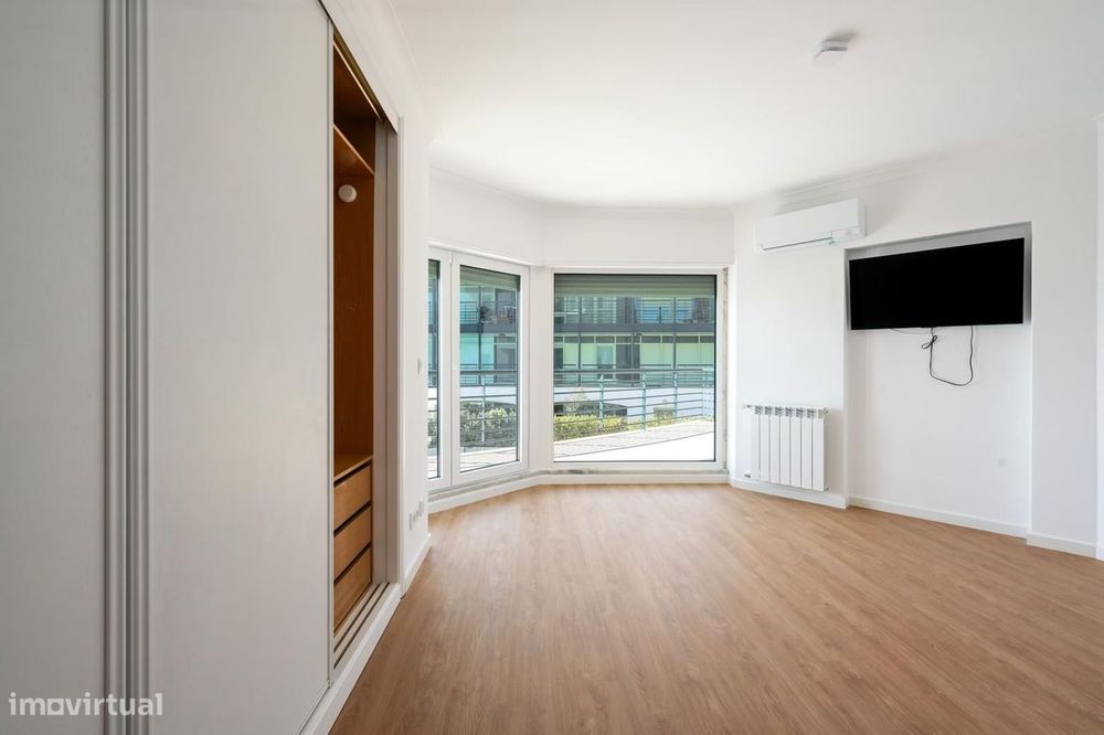 Apartamento T3 com jardim, Paço de Arcos, Oeiras