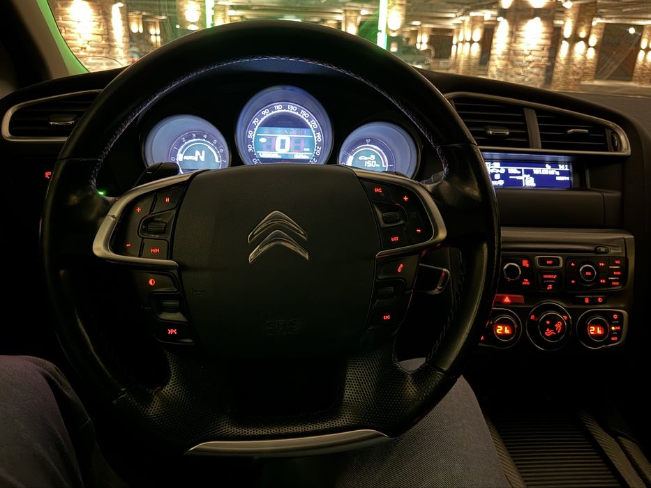 Citroen C4 / 2012 / дизель 1.6