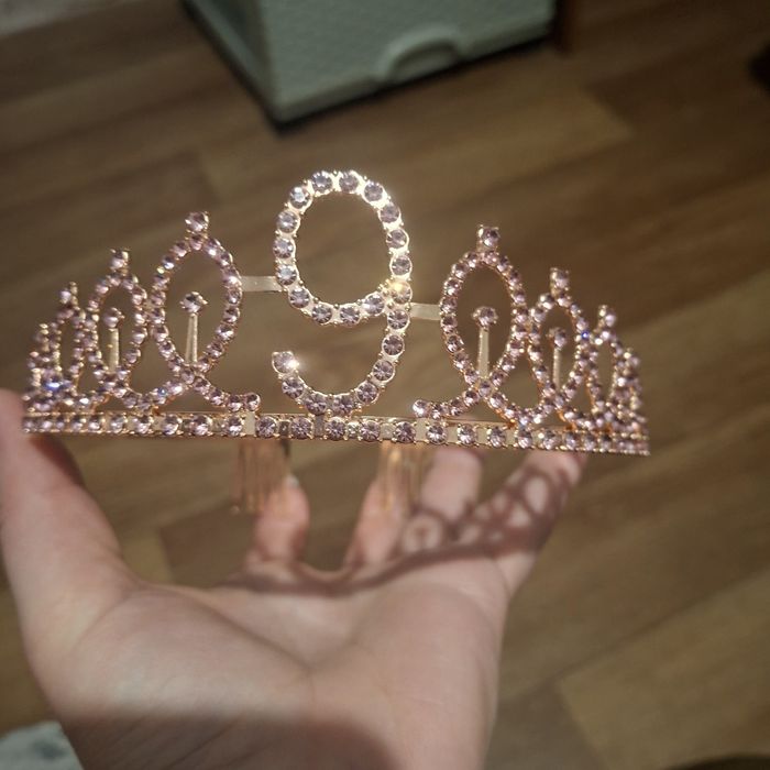 Обруч 9 років з рожевими каменями