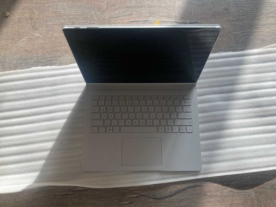 Ноутбук Планшет Microsoft Surface Book 2 13.5 i5/8 Трансформер Windows