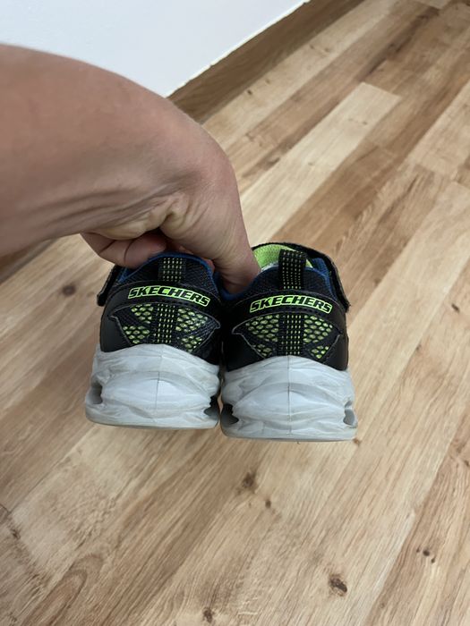 Buty sportowe dla chłopca Skechers 28