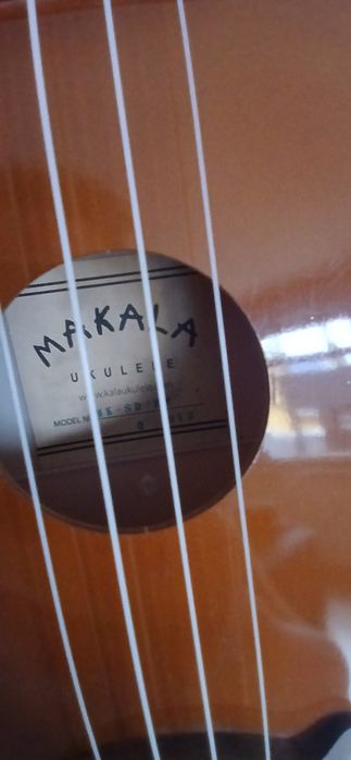 Ukulele + stojak MAKALA