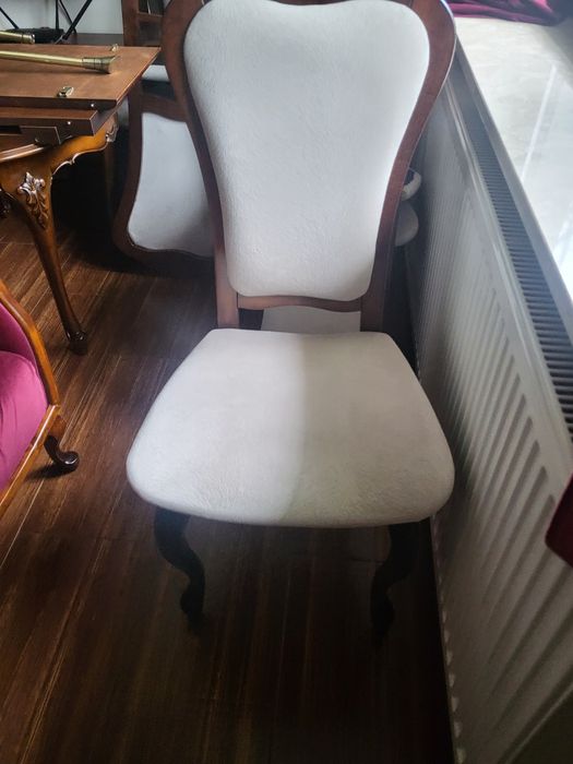 Zestaw  stol okragly z krzeslami