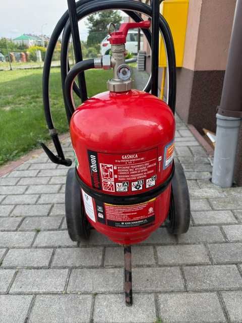 Gaśnica 25 kg + koc gaśniczy gratis – bardzo dobry stan