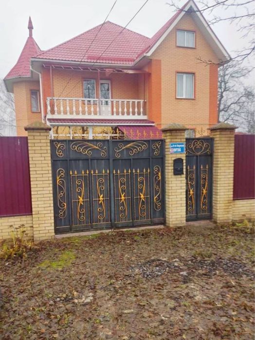 Продаю дом 2 этажа в Конотопе