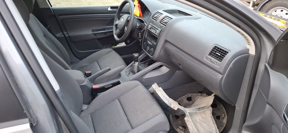 Volkswagen Golf V Fsi na części