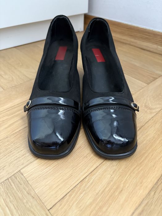 Czarne zamszowe czółenka na słupku vintage