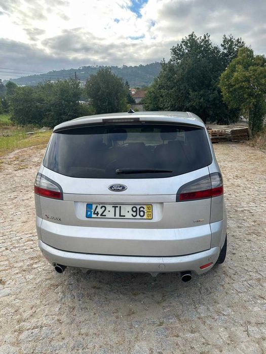 Ford S-MAX – 7 Lugares | Espaçoso | Confortável | Ideal para Família