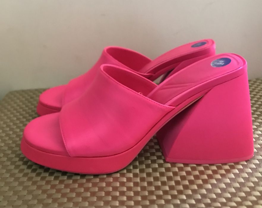 Obłędne satynowe klapki Zara na platformie rozm. 40/41 - 26,9cm