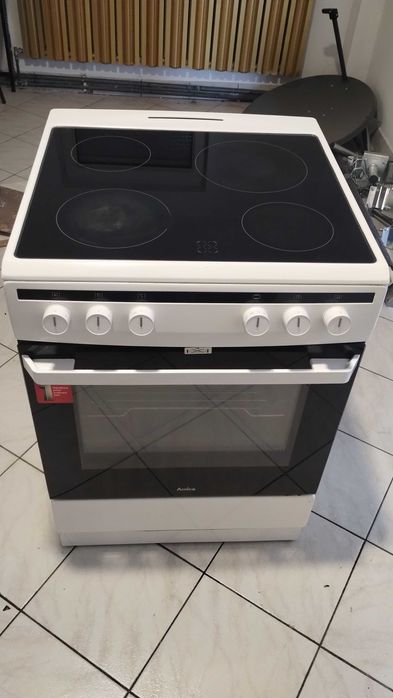 Piec elektryczny  ceramiczna Amica 618CE3.333HQ(W)