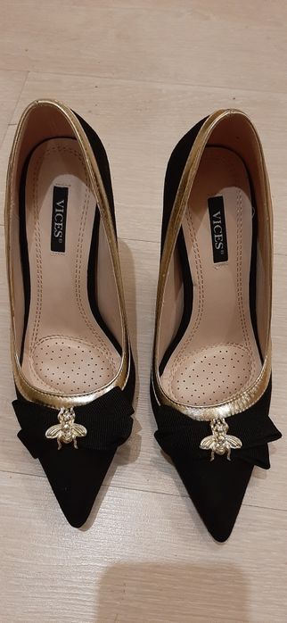 Туфли Vices на высоком каблуке