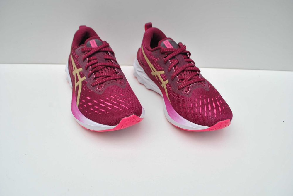 Buty do biegania Asics Novablast 2