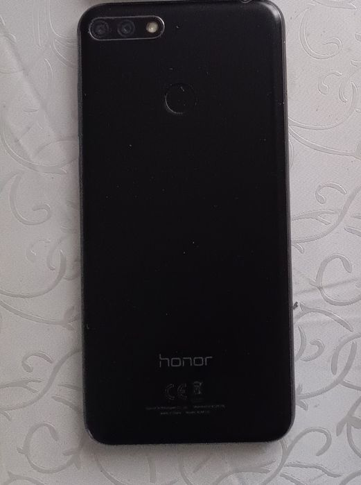 Honor 7C — повністю робочий, є тріщини на склі