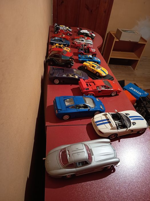 Lote 20 Miniaturas Die-Cast (Bburago 1:18, 1:24, 1:43) — Coleção Completa ou Individual