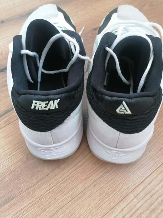 Баскетбольні кросівки Nike Freak 4, розмір 45.5