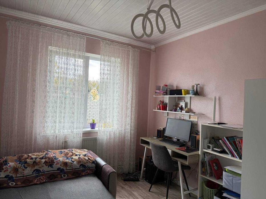 Продам дом в живописном районе п. Рай-Еленовка в 10 км. от г.Харькова