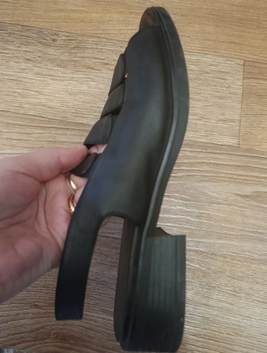 Продам босоножки женские