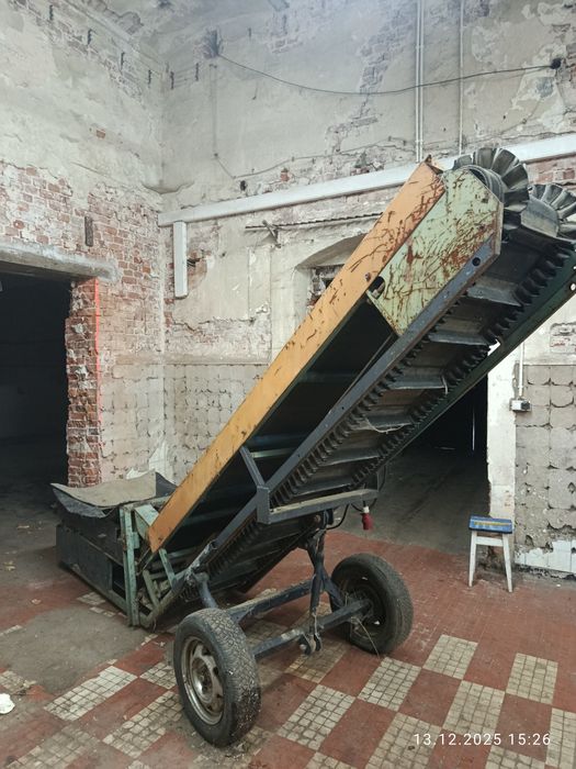 Przenośnik taśmowy do warzyw