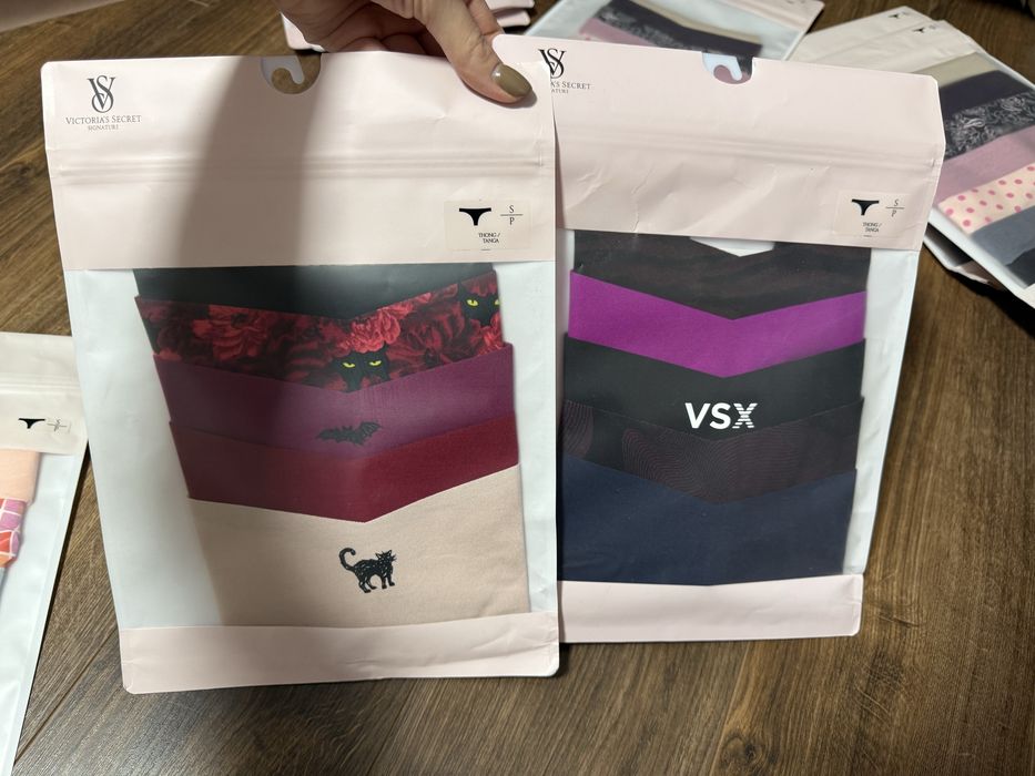 Набори трусиків Victoria's Secret