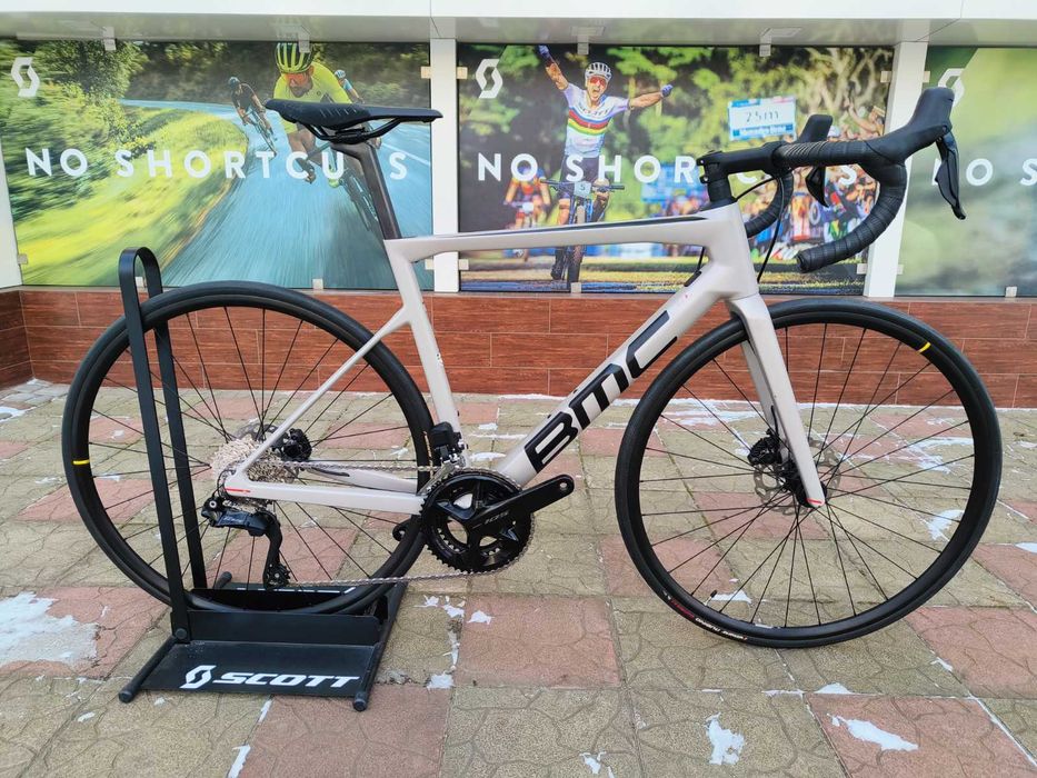 Новий шосейний велосипед BMC Teammachine SLR FIVE , Shimano 105 Di2