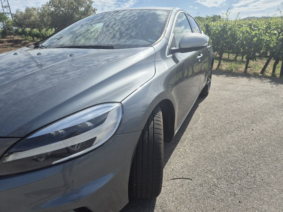 VOLVO V40 D2 R-DESIGN 2019